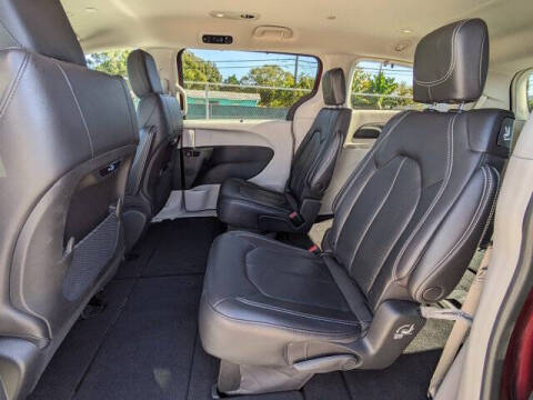 2022 Chrysler Pacifica Touring L