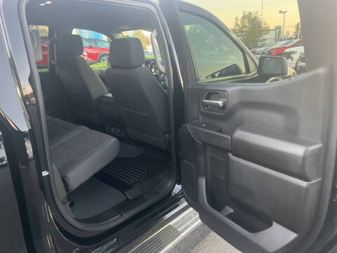 2025 Chevrolet Silverado 1500 Custom