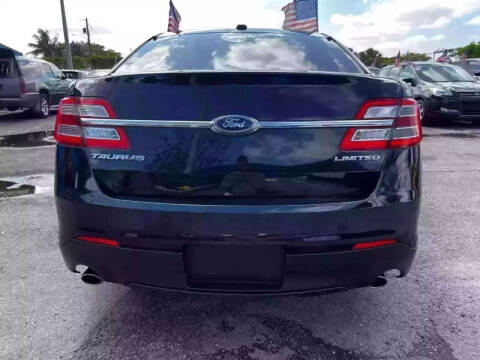 2015 Ford Taurus Limited