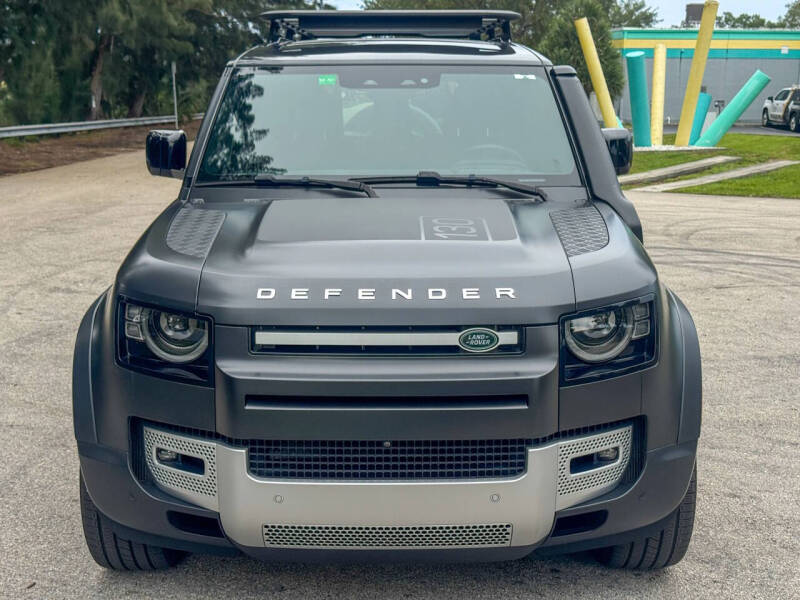 2023 Land Rover Defender 130 SE