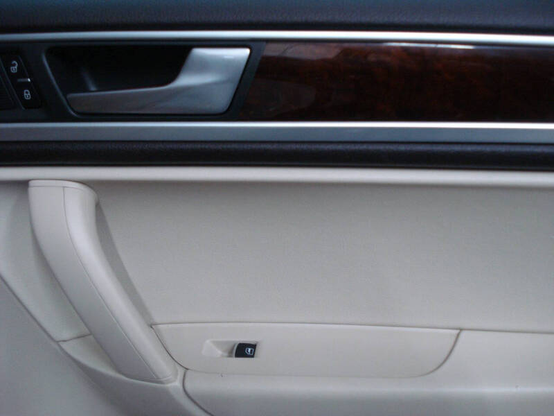 2013 Volkswagen Touareg TDI Sport