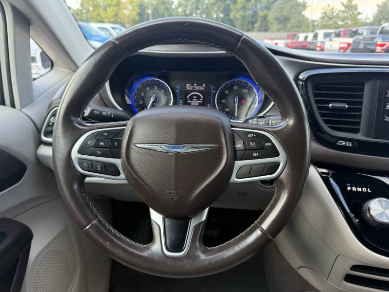 2017 Chrysler Pacifica Touring-L