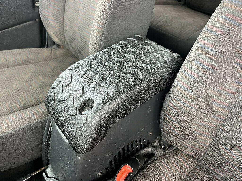 2004 Jeep Wrangler 29