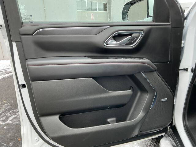 2023 Chevrolet Suburban RST