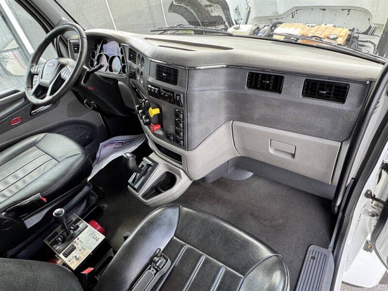 2017 Peterbilt 567