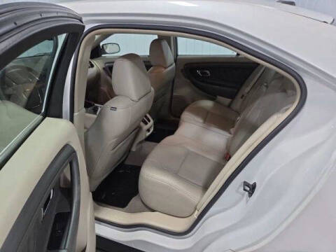 2011 Ford Taurus SEL