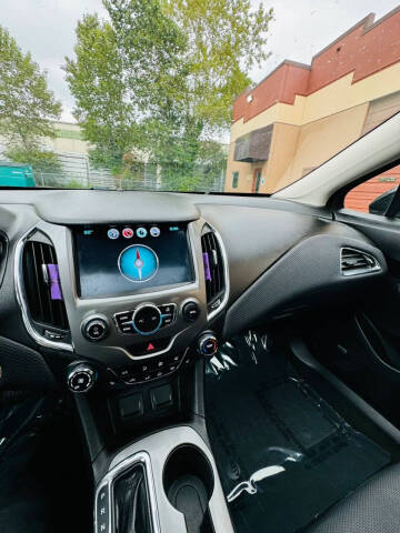 2017 Chevrolet Cruze LT Auto