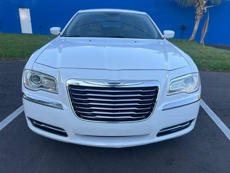 2014 Chrysler 300 for sale at FORMULA MOTORCARS, INC. in Tampa FL