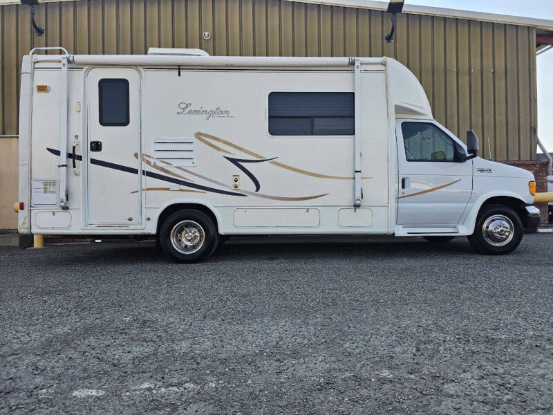 2004 Lexington Class C Mini Motorhome