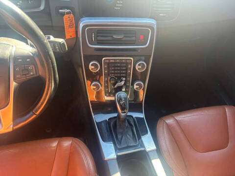 2015 Volvo S60 T6 Drive-E Platinum