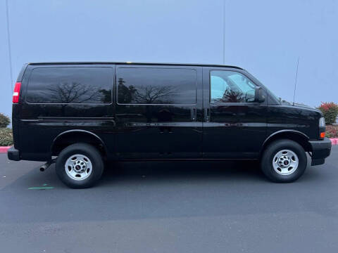 2023 GMC Savana 2500