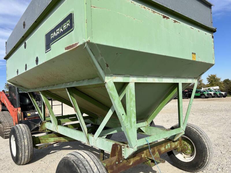 2026 Parker 2600 Gravity Wagon