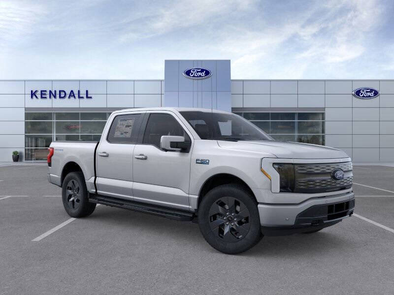 2025 Ford F-150 Lightning Lariat