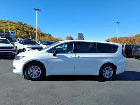 2026 Chrysler Voyager LX