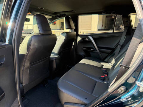 2018 Toyota RAV4 SE