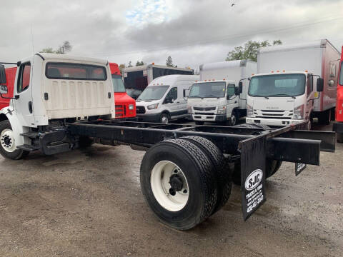 2012 Freightliner M2 106