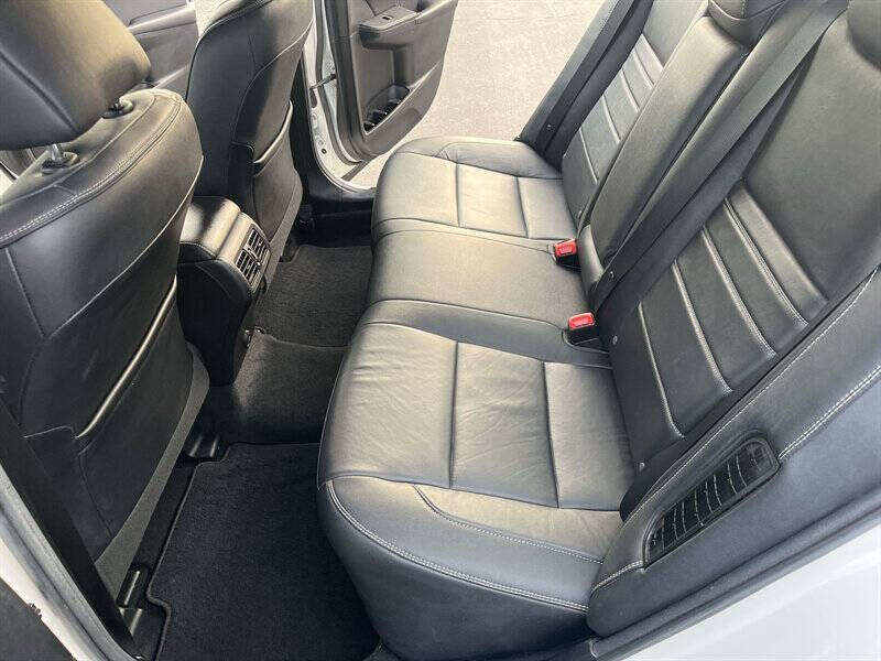 2017 Toyota Camry Hybrid XLE