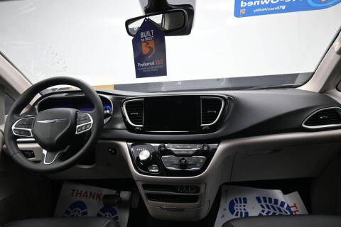 2024 Chrysler Pacifica Touring L