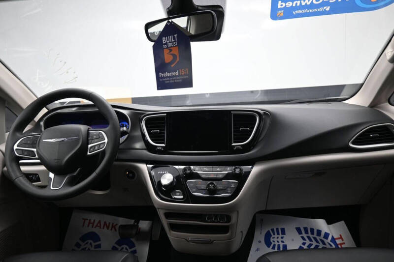 2024 Chrysler Pacifica Touring L