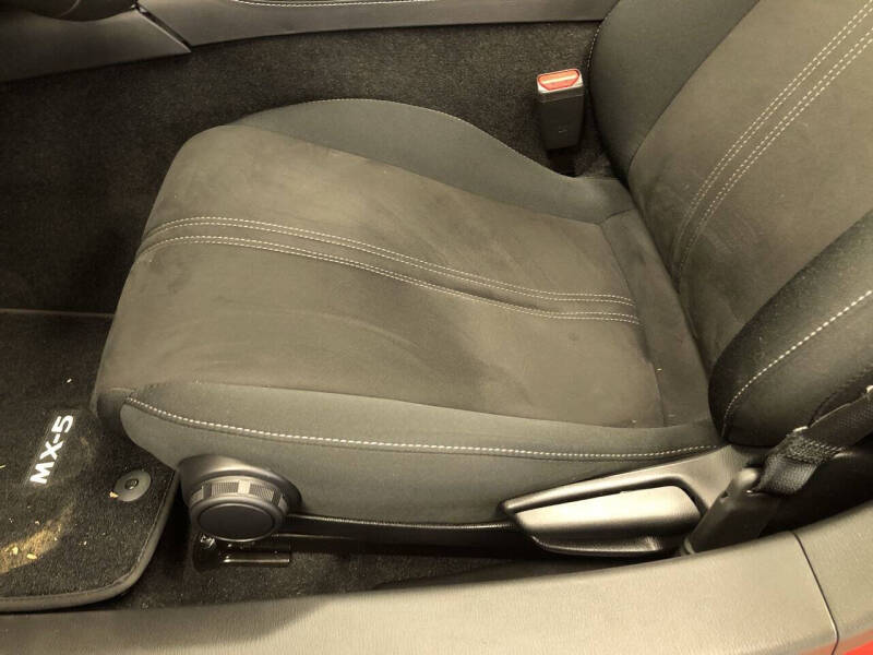 2025 Mazda MX-5 Miata Club