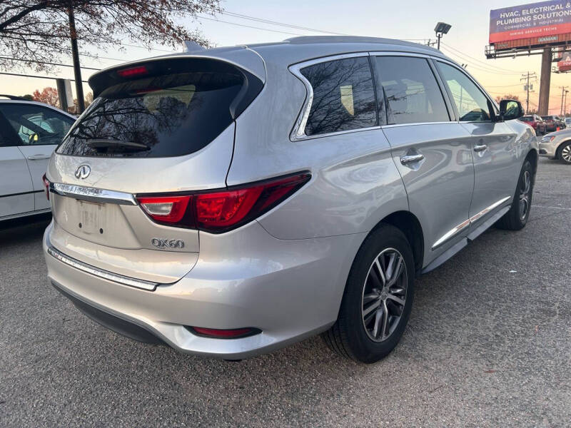 2017 INFINITI QX60 Base photo 9