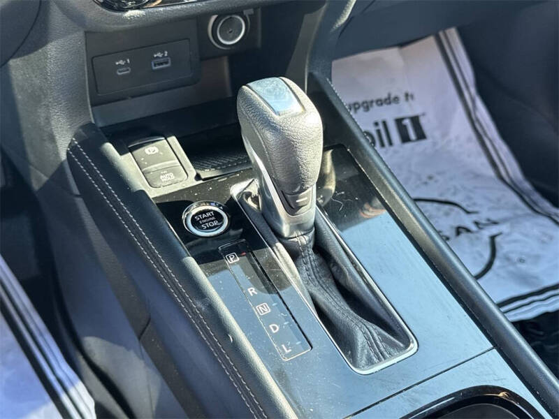 2023 Nissan Kicks SR