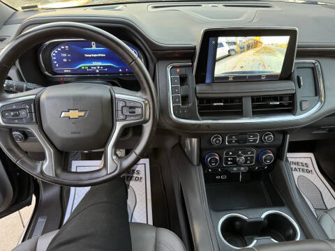 2023 Chevrolet Suburban LT