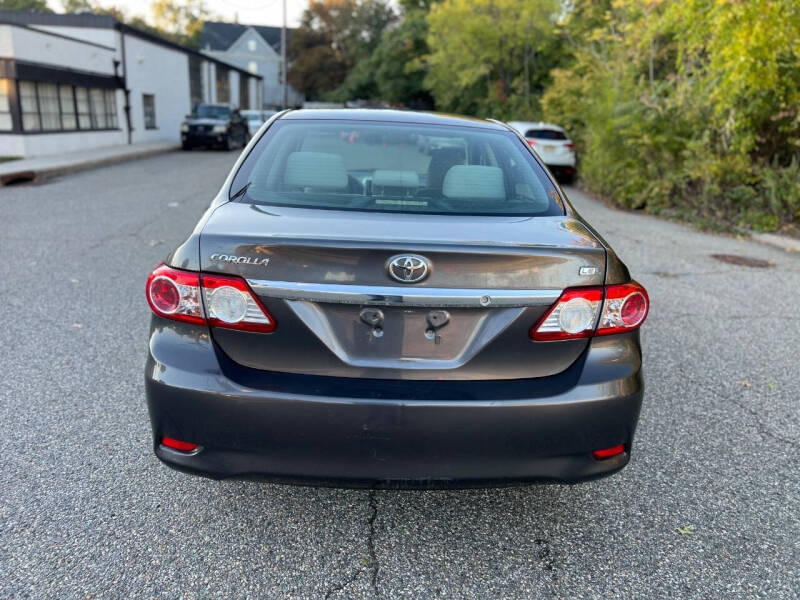 2011 Toyota Corolla LE