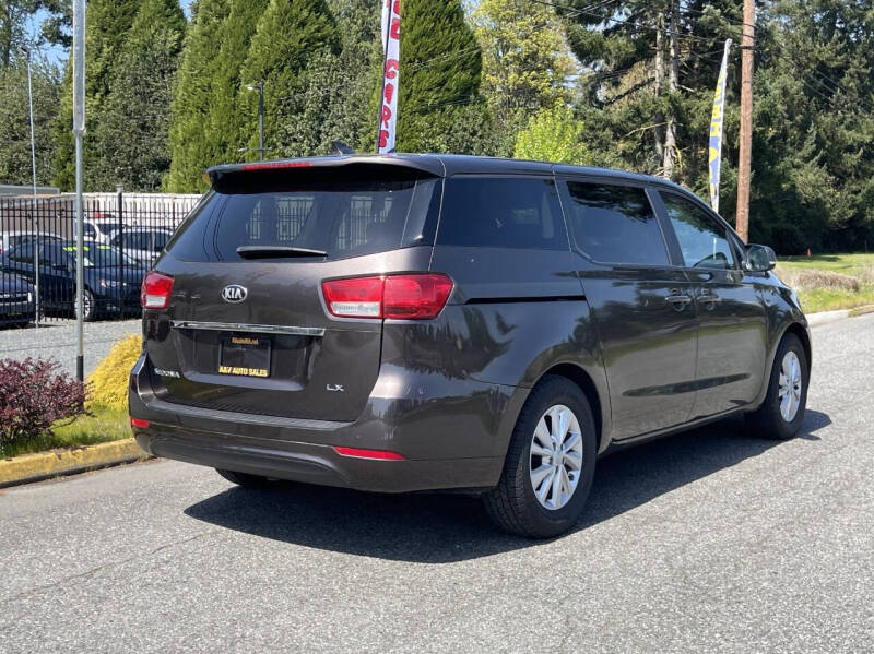 2017 Kia Sedona LX