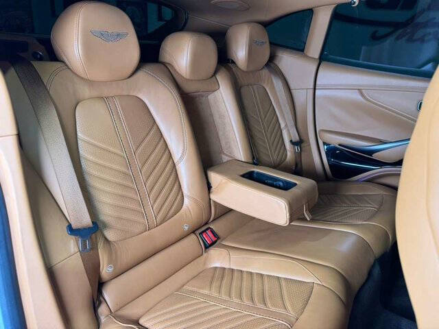 2023 Aston Martin DBX 707