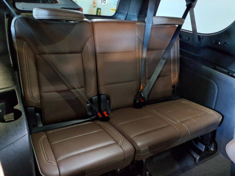 2022 Chevrolet Suburban High Country