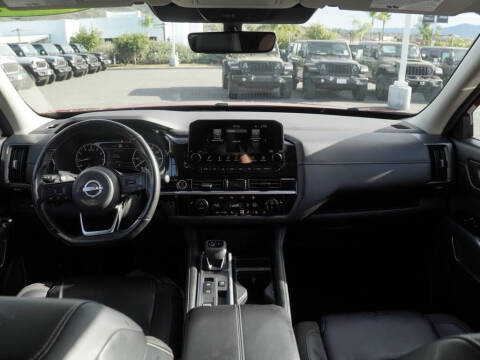 2024 Nissan Pathfinder SL