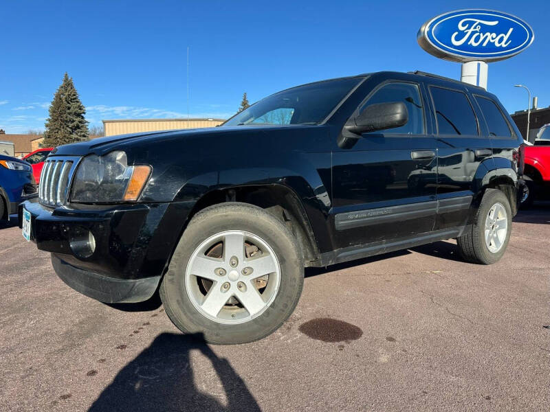 Used 2006 Jeep Grand Cherokee Laredo with VIN 1J4GR48K86C258866 for sale in Windom, Minnesota