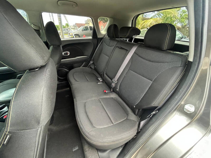 2016 Kia Soul +