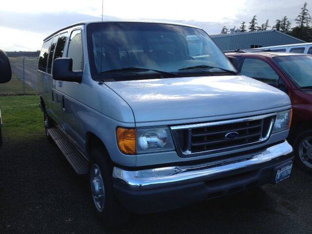 2006 Ford E-Series E-350 SD XLT