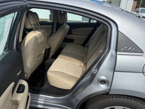 2013 Chrysler 200 LX