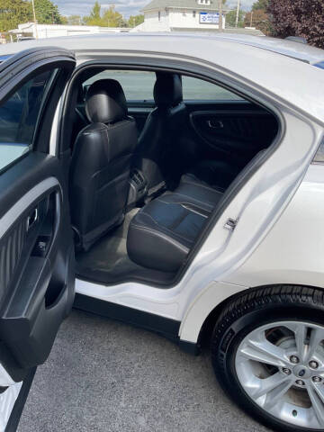 2017 Ford Taurus SEL