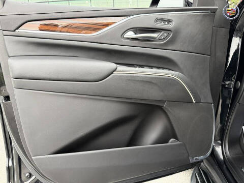 2022 Cadillac Escalade Luxury