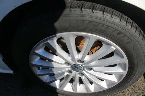 2017 Volkswagen Passat 1.8T SE