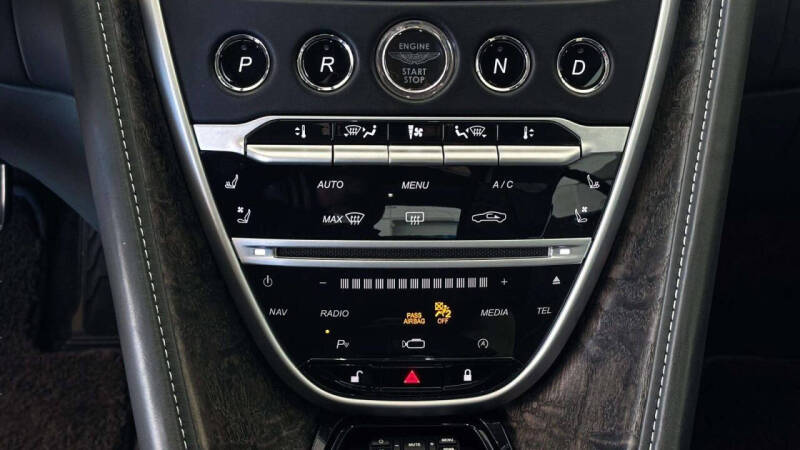 2022 Aston Martin DB11 V8