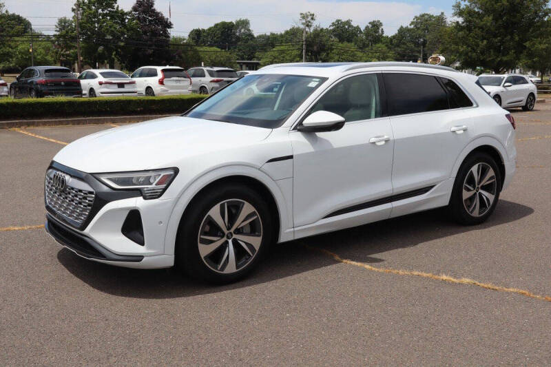 2024 Audi Q8 e-tron quattro Premium Plus