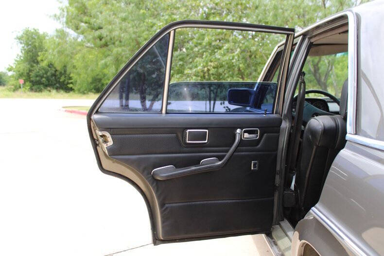 1976 Mercedes-Benz 300-Class