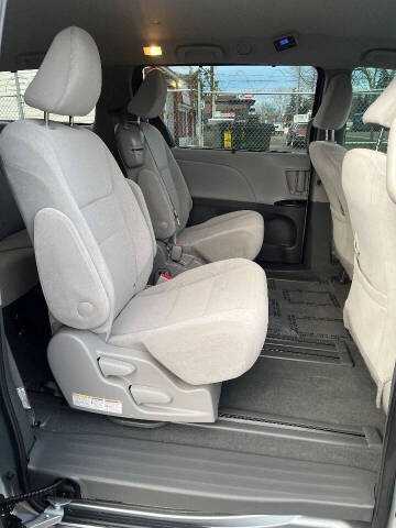 2020 Toyota Sienna LE 8-Passenger