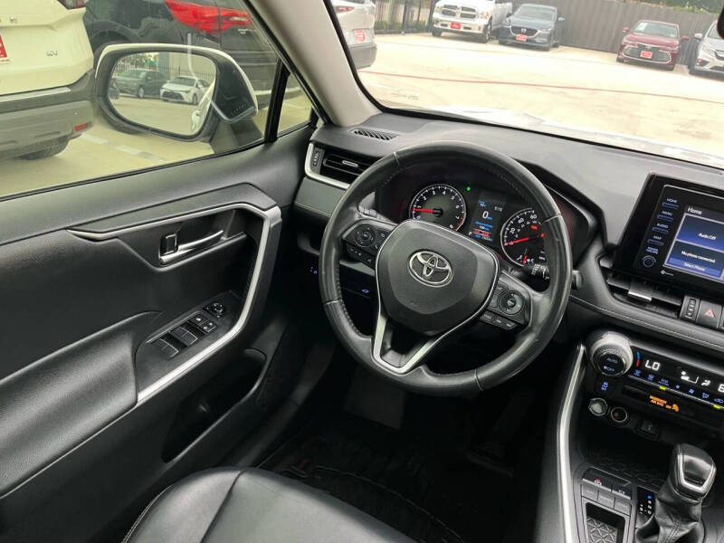 2020 Toyota RAV4 XLE Premium