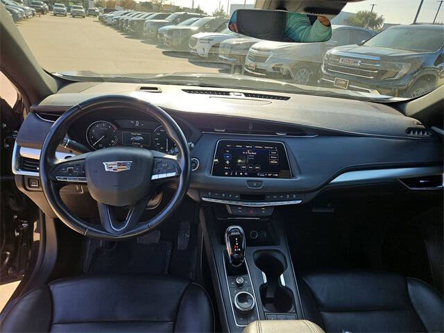 2023 Cadillac XT4 Premium Luxury