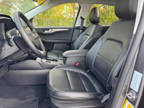 2022 Ford Escape Titanium