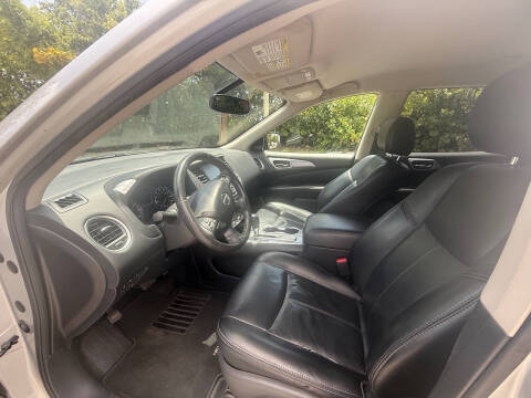 2017 Nissan Pathfinder SL