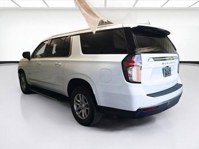 2023 Chevrolet Suburban LT