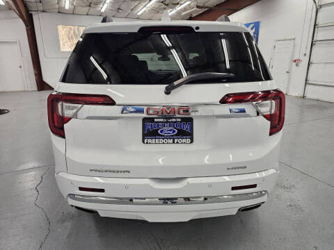 2023 GMC Acadia Denali