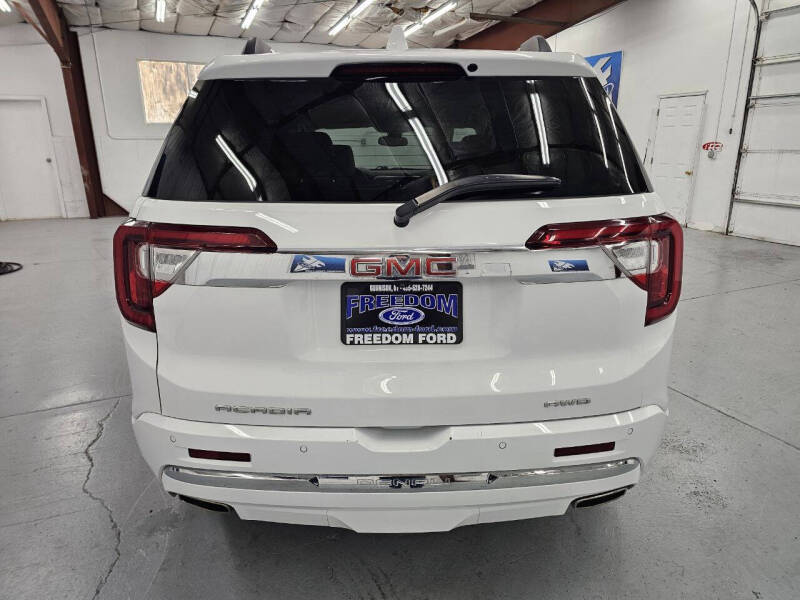 2023 GMC Acadia Denali